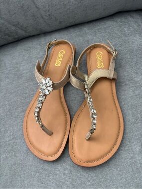 Carlos Santana Nude/Tan Jeweled T-Strap Sandals NWOT- Size 7